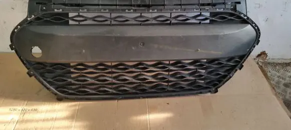 Hyundai i10 Front bumper lower grill 86569-B9000