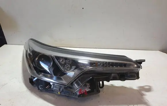 Toyota C-HR I Headlight/headlamp 81110F4031 2802201 17670F