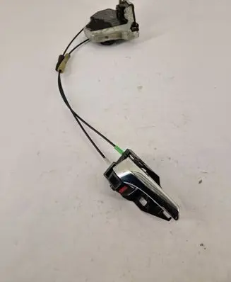Toyota RAV 4 (XA40) Front door lock 6D0214