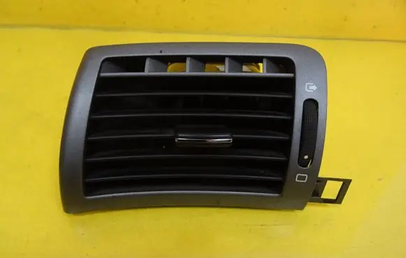 Peugeot 407 Dashboard side air vent grill/cover trim 9644589577