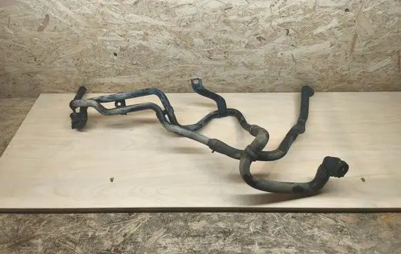 Engine coolant pipe/hose