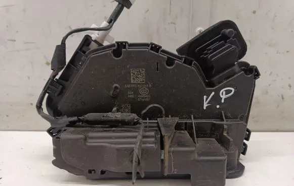 Volkswagen Golf VIII Front door lock 5TC837015B