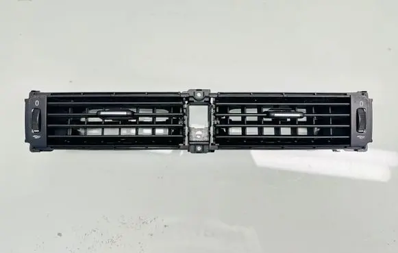 Volvo V70 Dash center air vent grill 30643315 30676292 30755181