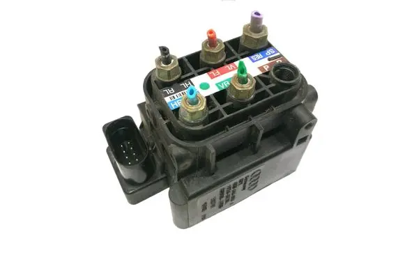 Audi A8 S8 D4 4H Air suspension valve block 4H0616013A 510748