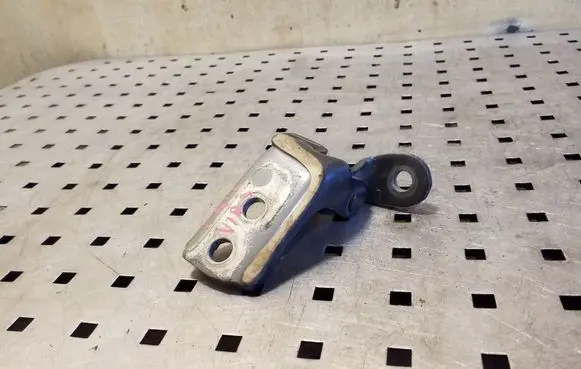 Toyota Corolla Verso AR10 Front door upper hinge