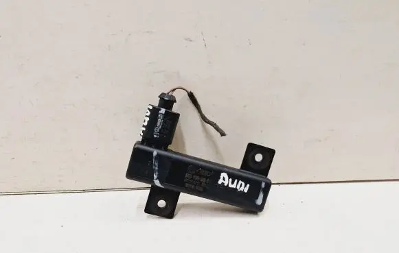 Audi A8 S8 D3 4E Keyless system antenna 3D0909133E 5WK45016