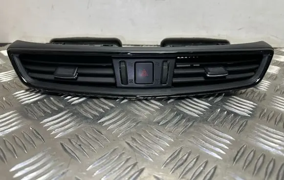 Nissan X-Trail T32 Dash center air vent grill PG05LZ08