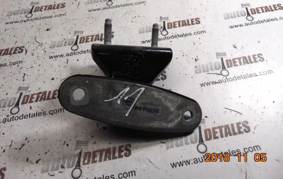 Mercedes-Benz E W212 Rear door upper hinge