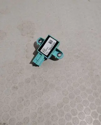 Audi A4 S4 B8 8K Airbag deployment crash/impact sensor 8K0955557C 5WK4380902