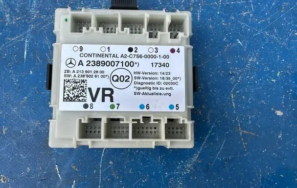 Mercedes-Benz E W238 Distronic sensor radar 2389007100 A2C7560000100