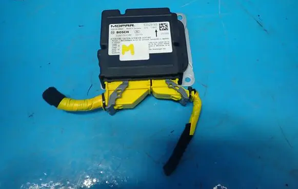Fiat 500X Airbag control unit/module 52029749 0285013184