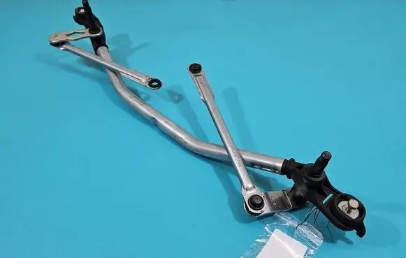 Front wiper linkage