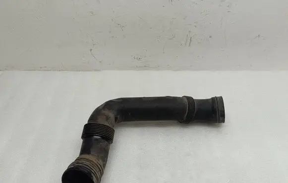Volkswagen Golf V Air intake hose/pipe 1K0129618AJ
