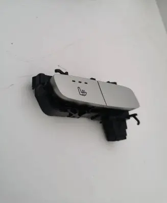 Mercedes-Benz C W205 Seat heating switch A2139057302 13312438