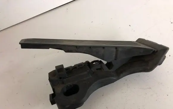 Volkswagen Golf V Accelerator throttle pedal 1K1721503P