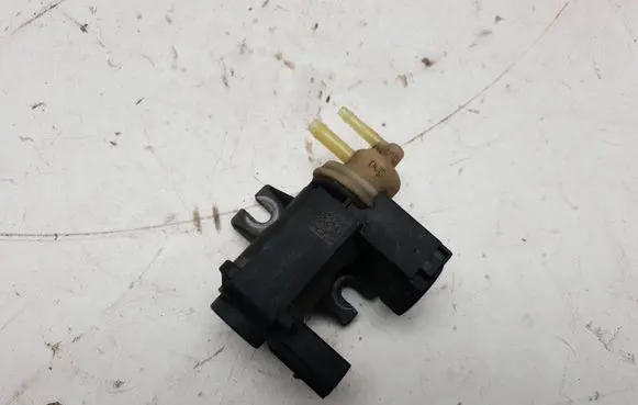 Audi A4 S4 B8 8K Valve vacuum 8K0906627 4010835A 251002945