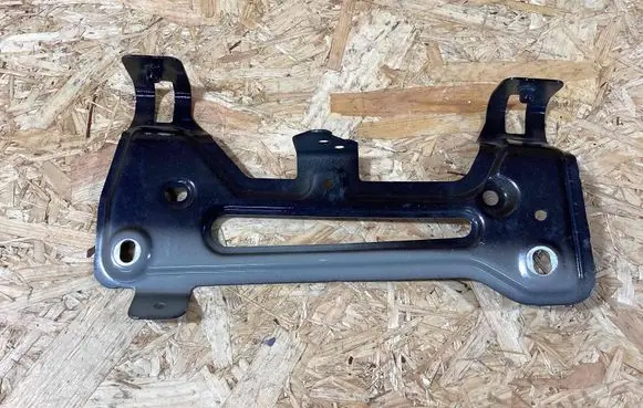 Porsche Cayenne (9Y0 9Y3) Front shock absorber mounting bracket 9y0821431