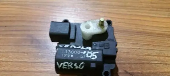 Toyota Corolla Verso AR10 Air flap motor/actuator 1138002051 113800-2051