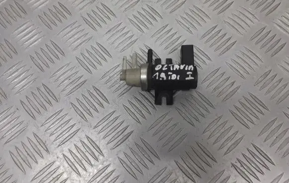 Skoda Octavia Mk1 (1U) Turbo solenoid valve 1J0906627B