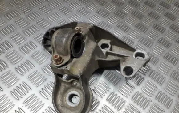 Audi A6 S6 C5 4B Engine mounting bracket 4b0199351b