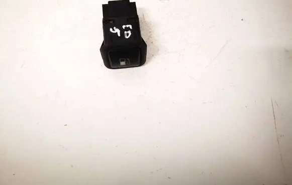 Volkswagen Golf IV Fuel tank opening switch 3B0959833A