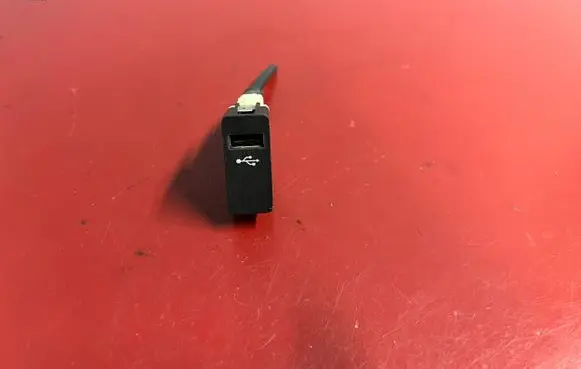 USB socket connector