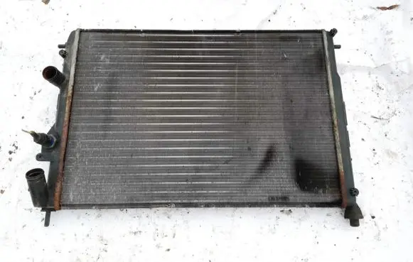 Renault Scenic I Coolant radiator 7700425842a rm1122