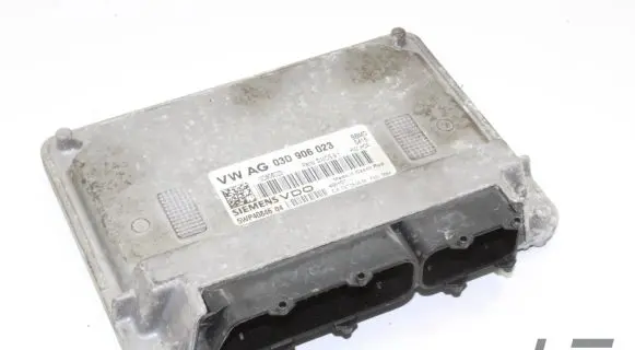 Volkswagen Polo Engine control unit/module 03D906023