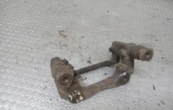 Toyota Corolla Verso AR10 Brake caliper pad carrier rear 