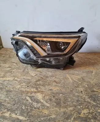 Toyota RAV 4 (XA40) Headlight/headlamp