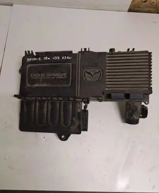 Mazda 2 Air filter box