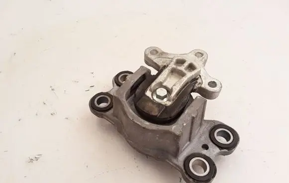 Volvo V60 Engine mount bracket 31262710