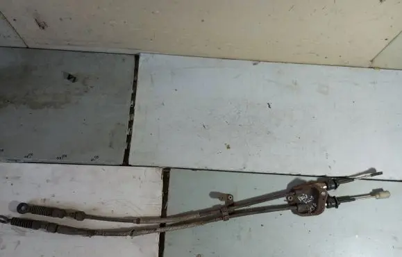 Toyota Yaris Verso Gear shift cable linkage