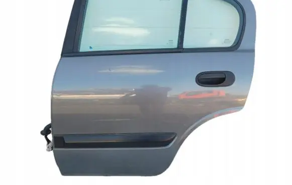 Nissan Almera N16 Rear door