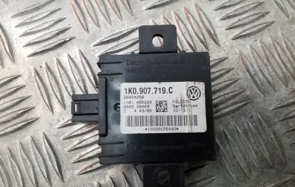 Volkswagen Golf V Alarm control unit/module 1K0907719C
