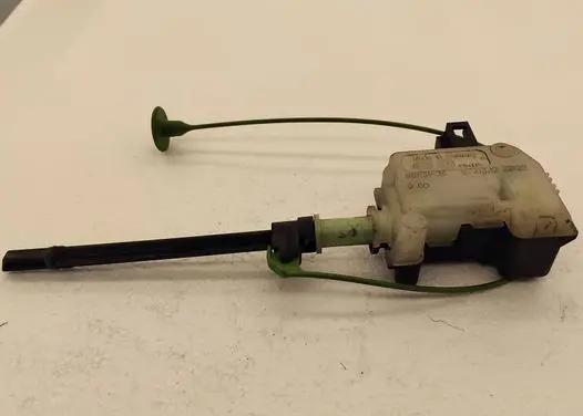 Volvo V60 Fuel tank cap lock motor 86113136