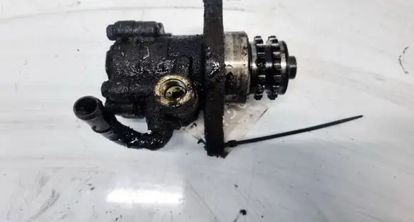Nissan Primera Power steering pump 