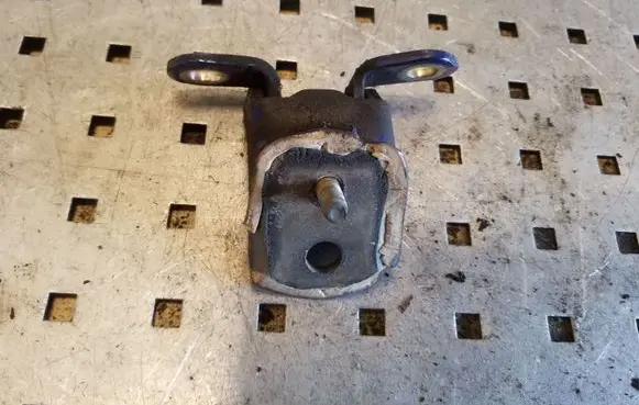 Nissan Almera N16 Rear door upper hinge