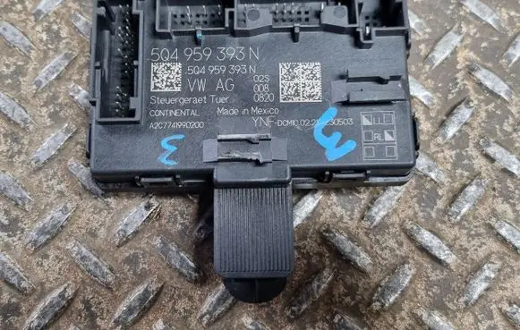 Volkswagen Tiguan Allspace Door control unit/module 5Q4959393N