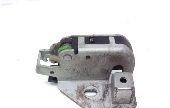 Loading door lock