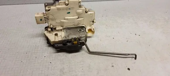 Audi A3 S3 8P Front door lock 4F1837015E