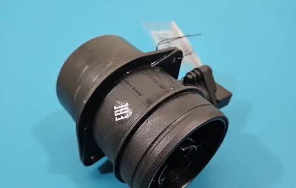 Volkswagen PASSAT B5.5 Mass air flow meter 0281002461 IMPRK1533075