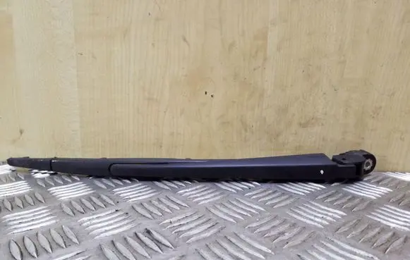 Mitsubishi Outlander Rear wiper blade arm