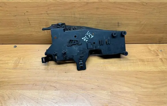 BMW 5 E60 E61 Other engine bay part 7810180 62440410 011020330410