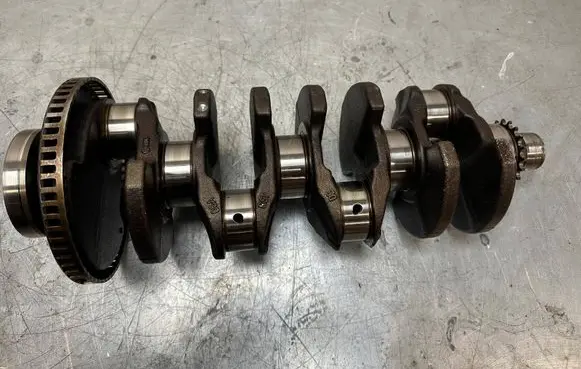 Audi A4 S4 B6 8E 8H Crankshaft 06A105209 050105189B 023618