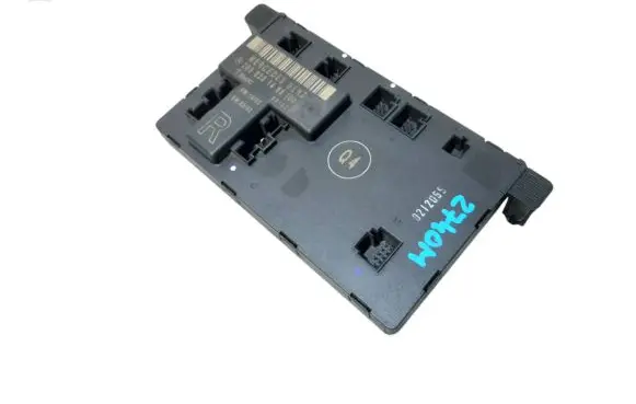 Mercedes-Benz C W203 Door control unit/module 2038201485