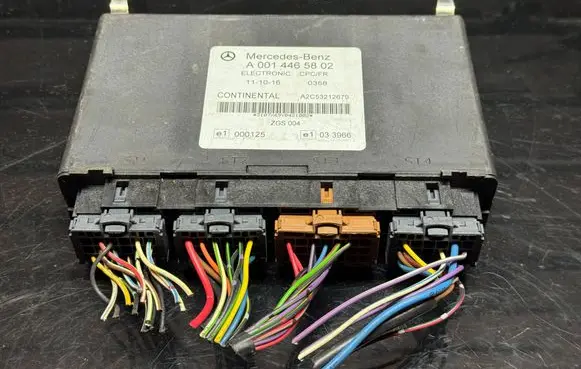 Mercedes-Benz Vario Engine control unit/module ECU A0014465802 A2C53212679