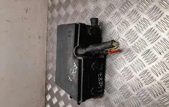 Ford Focus Fuse box set BV6T14K733EJB