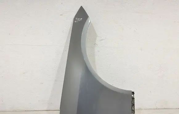 Mercedes-Benz E C207 W207 Fender
