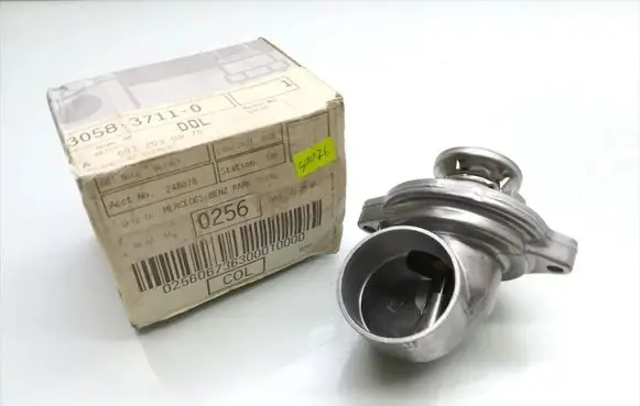 Thermostat/thermostat housing